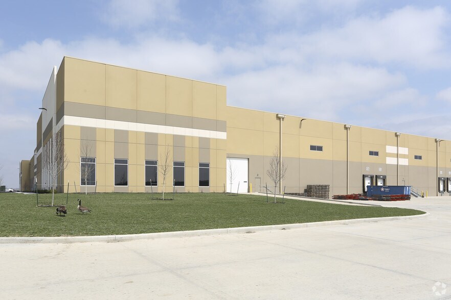 12600 NE 40th St, Kansas City, MO à louer - Photo de l’immeuble – Image 2 sur 3