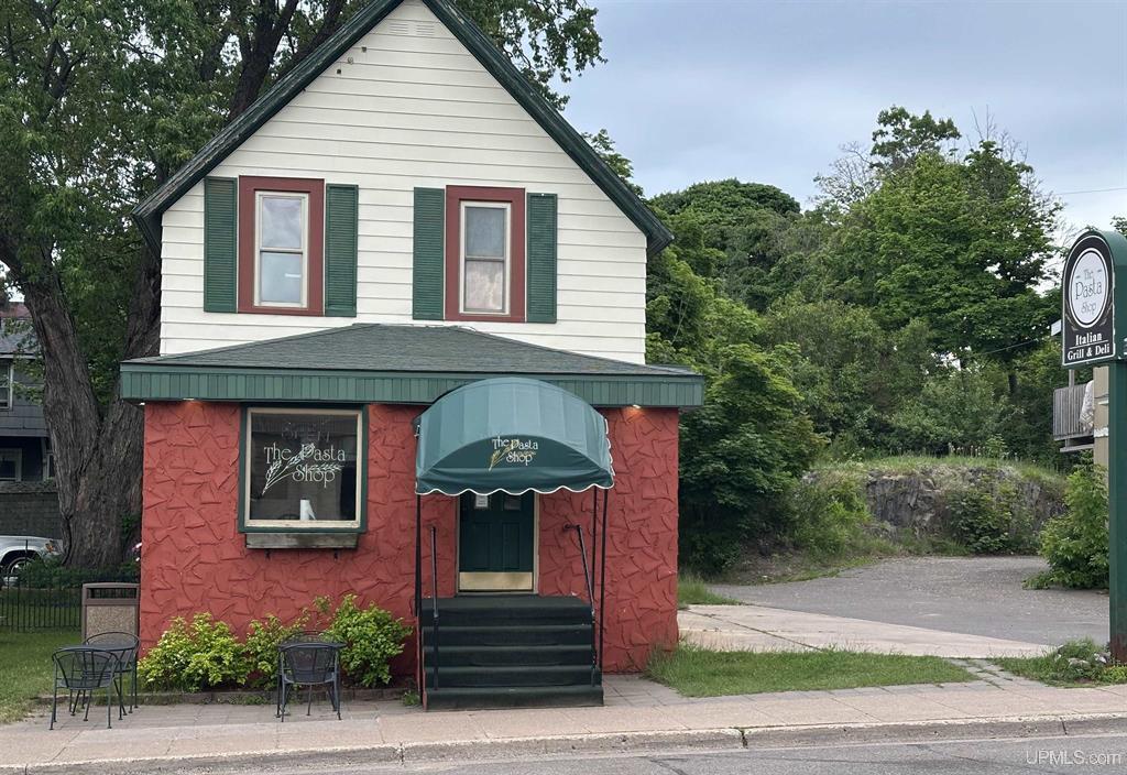 824 N 3rd St, Marquette, MI à vendre Photo de l’immeuble– Image 1 sur 15