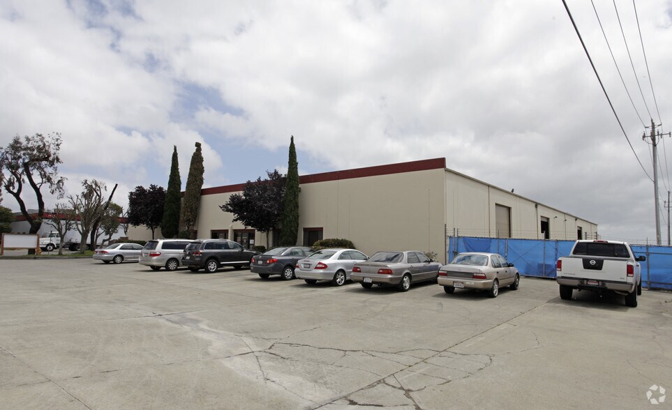 2460 Radley Ct, Hayward, CA à vendre - Photo de l’immeuble – Image 3 sur 3