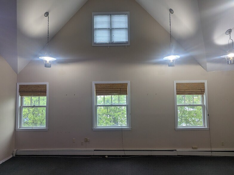 40 Birch Hill Rd, Locust Valley, NY à louer - Photo de l’immeuble – Image 3 sur 10
