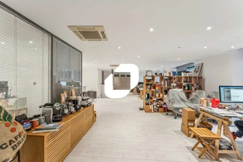 Bureau dans Paris à louer - Photo de l’immeuble – Image 1 sur 13