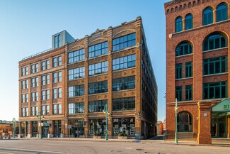 Plus de détails pour 325 E Chicago St, Milwaukee, WI - Bureau à louer