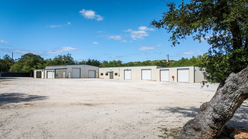 180 Spring Mountain Dr, Canyon Lake, TX à vendre - Photo de l’immeuble – Image 2 sur 55