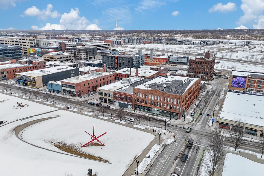 1420 Locust St, Des Moines, IA à louer - Aérien – Image 3 sur 5