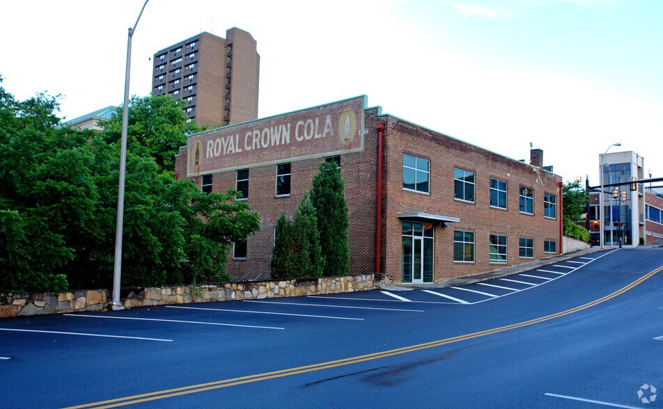 203 S Cusick St, Maryville, TN à louer - Photo de l’immeuble – Image 2 sur 5