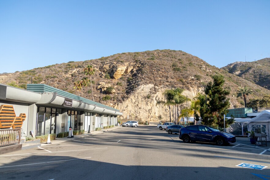 805-859 Laguna Canyon Rd, Laguna Beach, CA à louer - Photo de l’immeuble – Image 3 sur 5