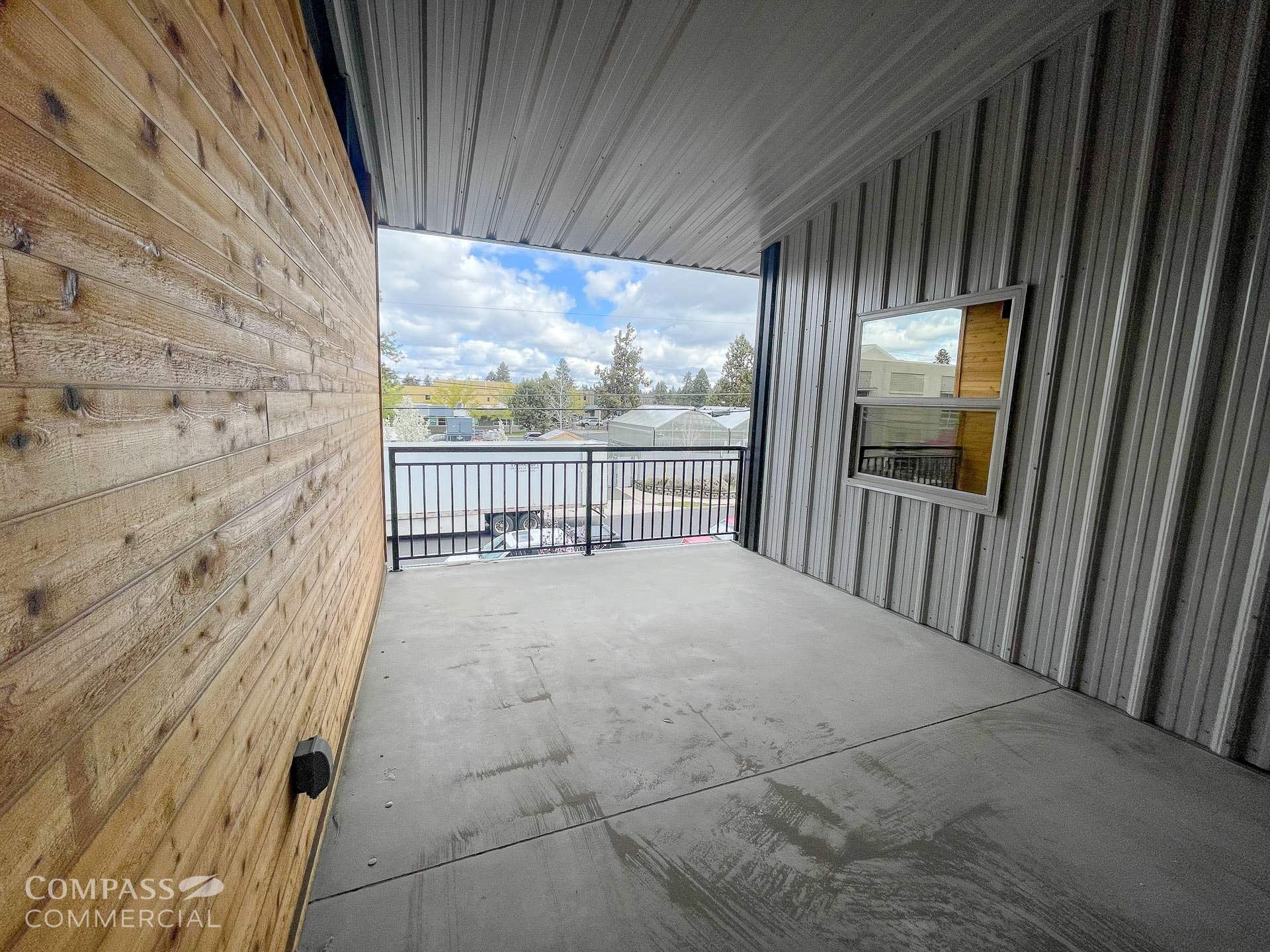 693 SE Glenwood Dr, Bend, OR à louer Photo intérieure– Image 1 sur 2