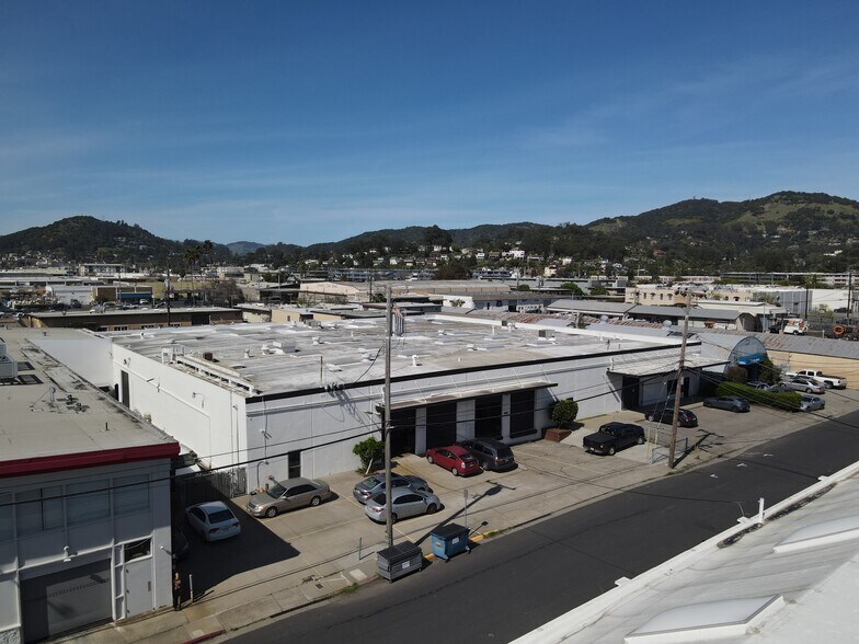 17-25 Tiburon St, San Rafael, CA à louer - Photo de l’immeuble – Image 2 sur 17