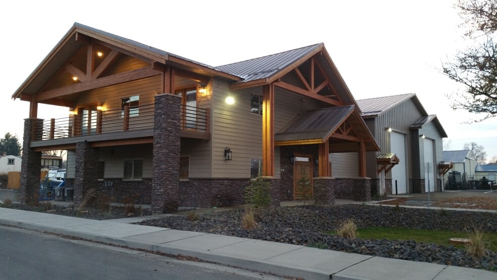 4128 E Wellesley Ave, Spokane, WA à louer - Photo principale – Image 1 sur 4