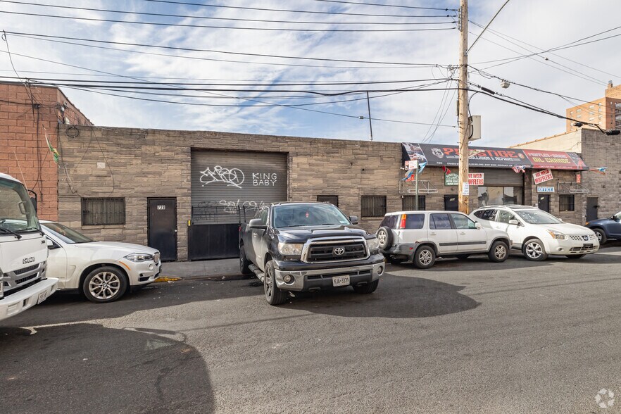 714-728 Chester St, Brooklyn, NY à vendre - Photo de l’immeuble – Image 2 sur 7