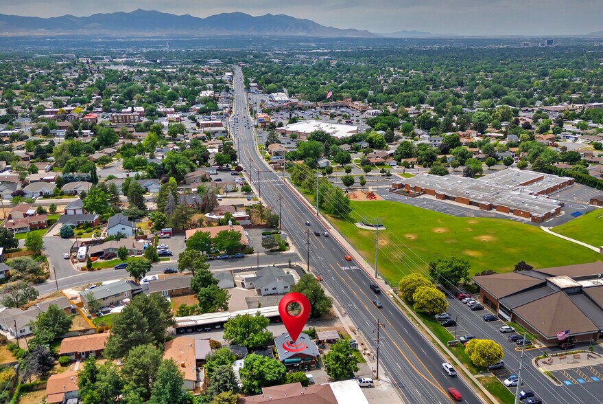 2194 E Fort Union Blvd, Salt Lake City, UT à vendre - Photo de l’immeuble – Image 3 sur 12