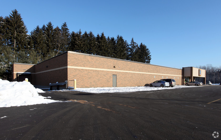2715 Wilmington Rd, New Castle, PA à louer - Photo de l’immeuble – Image 2 sur 7