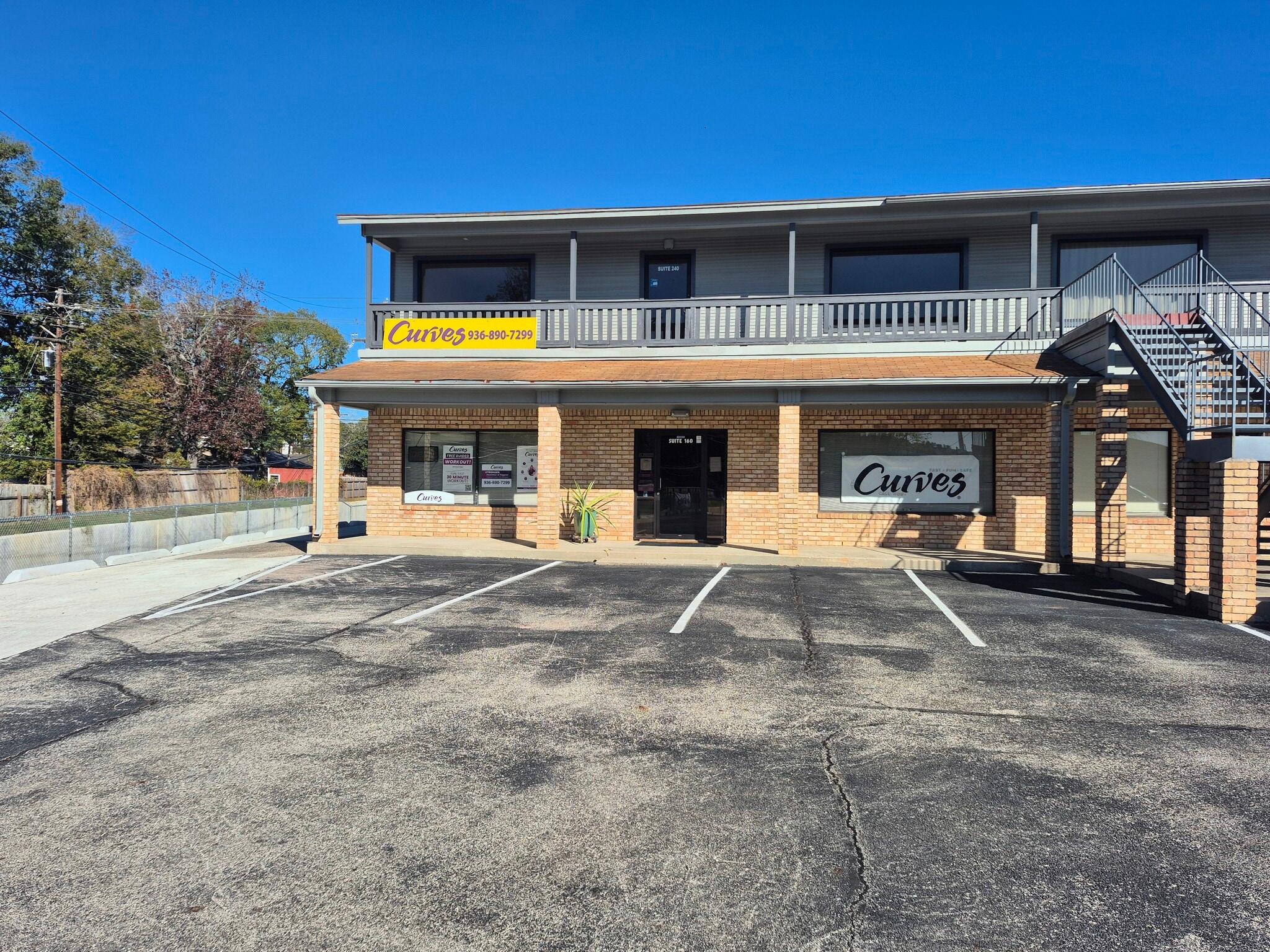 812 W Dallas St, Conroe, TX à louer Photo intérieure– Image 1 sur 16