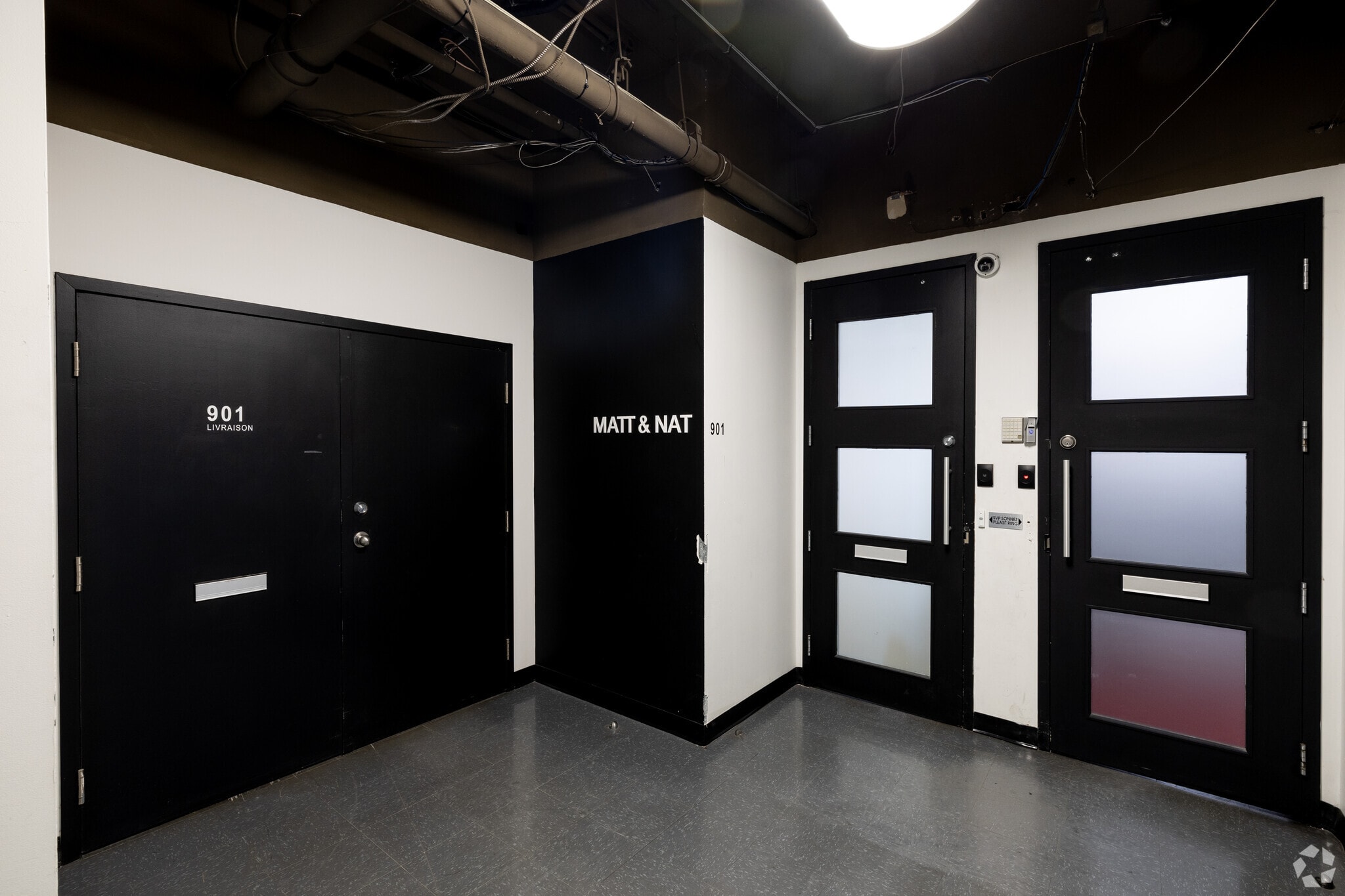 225 Rue Chabanel O, Montréal, QC à louer Photo intérieure– Image 1 sur 6