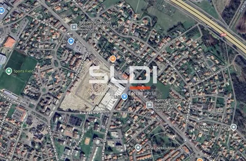 Local commercial dans La Verpillière à vendre - Photo de l’immeuble – Image 1 sur 3