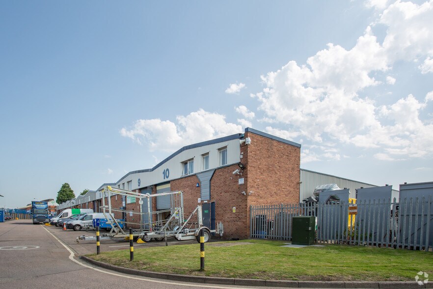 Watery Ln, Willenhall à louer - Photo de l’immeuble – Image 2 sur 4