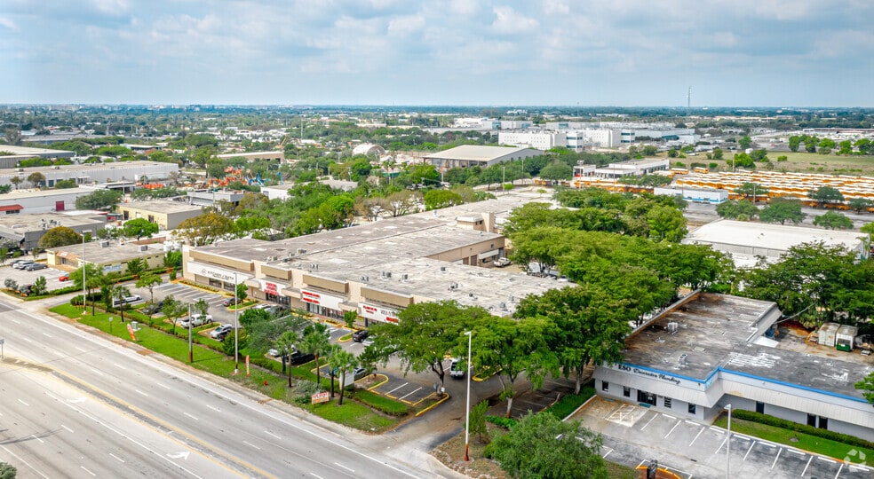 1711-1759 N Powerline Rd, Pompano Beach, FL à louer - Aérien – Image 1 sur 3