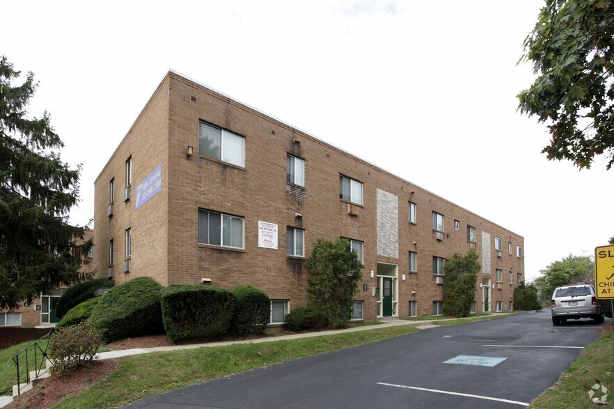 210 W Cheltenham Ave, Philadelphia, PA à vendre - Photo de l’immeuble – Image 3 sur 34