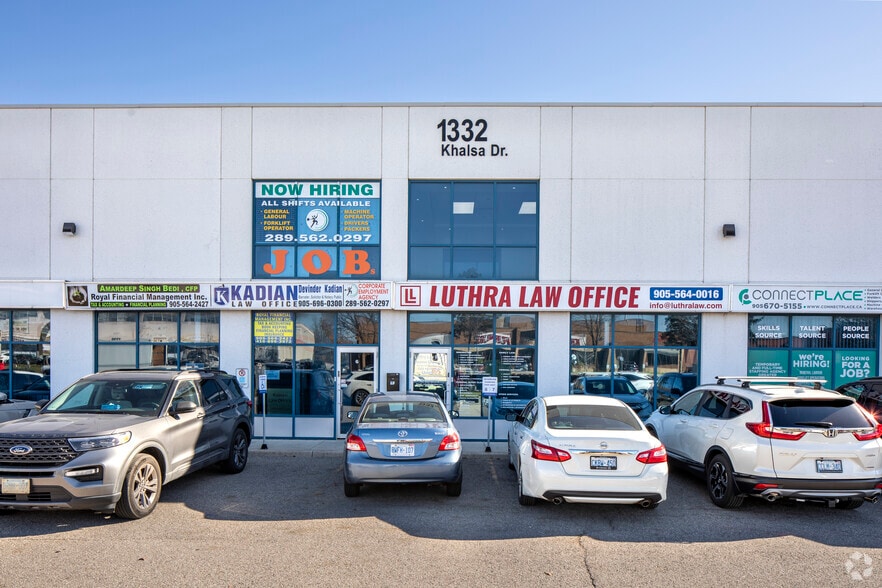 1332 Khalsa Dr, Mississauga, ON à vendre - Photo de l’immeuble – Image 2 sur 2