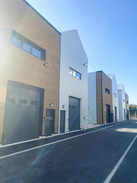 Local d’activités dans Bagnolet à louer - Photo de l’immeuble – Image 1 sur 10