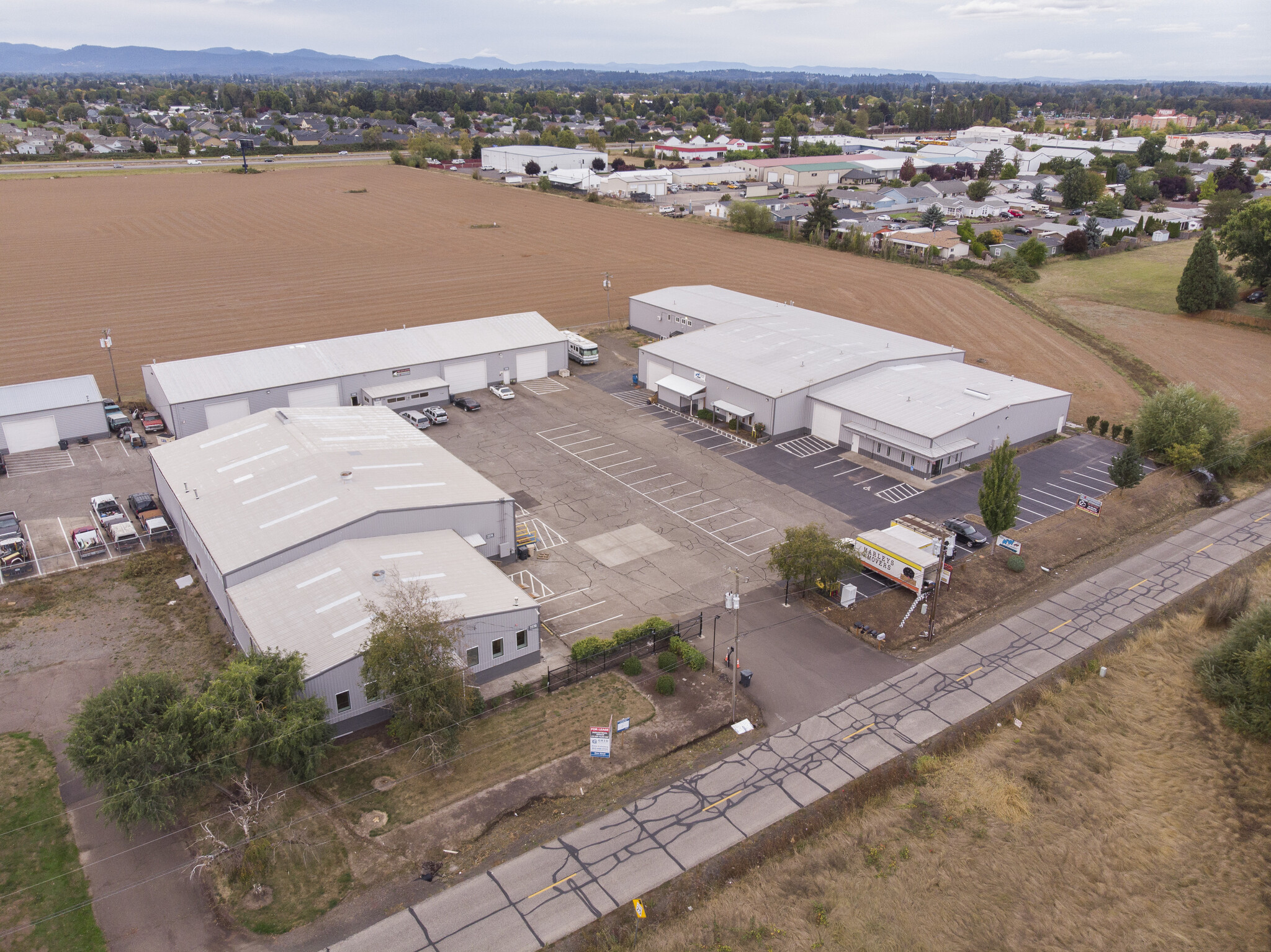 2200 Three Lakes Rd SE, Albany, OR à louer Aérien– Image 1 sur 15