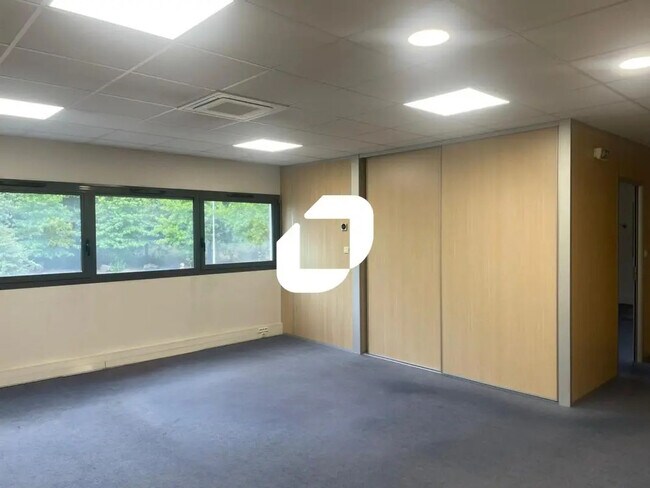 Plus de détails pour Bureau à louer