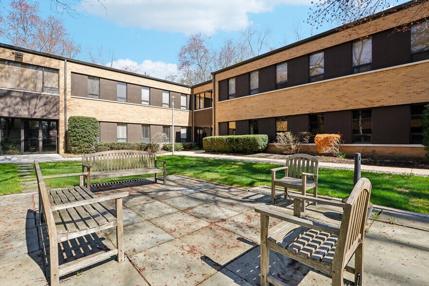 12 Roszel Rd, Princeton, NJ à vendre - Photo de l’immeuble – Image 3 sur 7