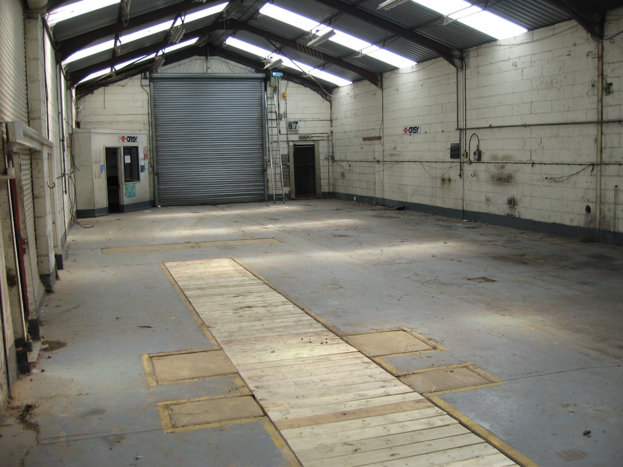 149-155 High St, New Malden à vendre Photo de l’immeuble– Image 1 sur 1