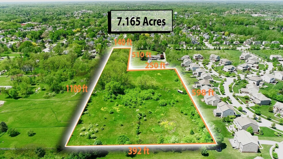 24440 Martindale Rd, South Lyon, MI à vendre - Photo de l’immeuble – Image 3 sur 22