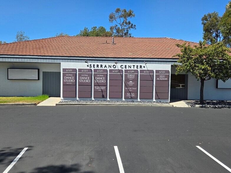 6507 E Serrano Ave, Anaheim, CA à louer - Photo de l’immeuble – Image 3 sur 13