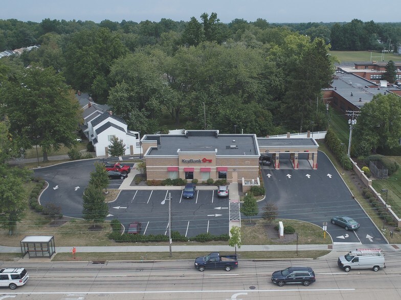 5637 Mayfield Rd, Cleveland, OH à louer - Photo de l’immeuble – Image 3 sur 5