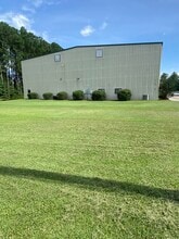 421 W Manchester Rd, Spring Lake, NC à louer Photo de l’immeuble– Image 1 sur 12