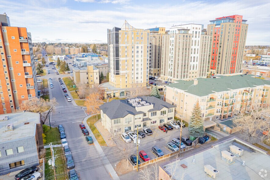 5740 2nd St SW, Calgary, AB à vendre - Aérien – Image 3 sur 3