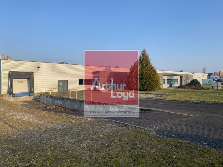 Industriel/Logistique dans Fontaine-les-Grès à louer - Photo de l’immeuble – Image 2 sur 7