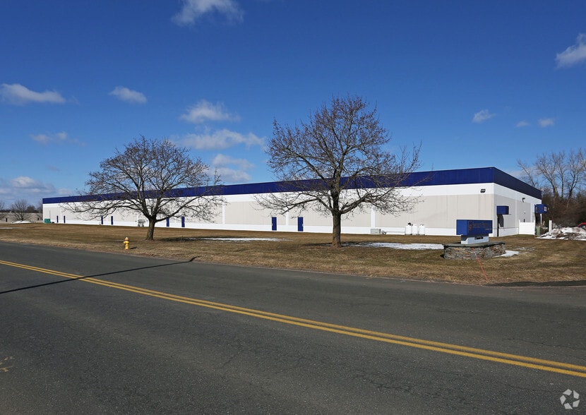 11-15 Thompson Rd, East Windsor, CT à louer - Photo de l’immeuble – Image 3 sur 3