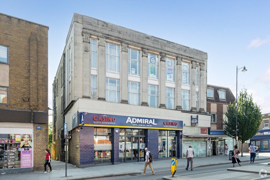 448-454 High Rd, Londres à louer - Photo de l’immeuble – Image 2 sur 2