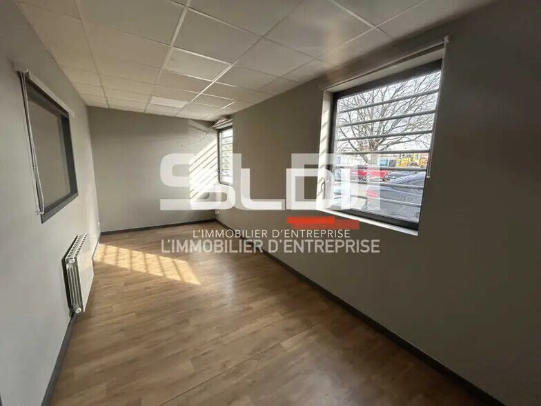 9 Rue Du Dauphiné, Saint-Priest à louer - Photo intérieure – Image 3 sur 19