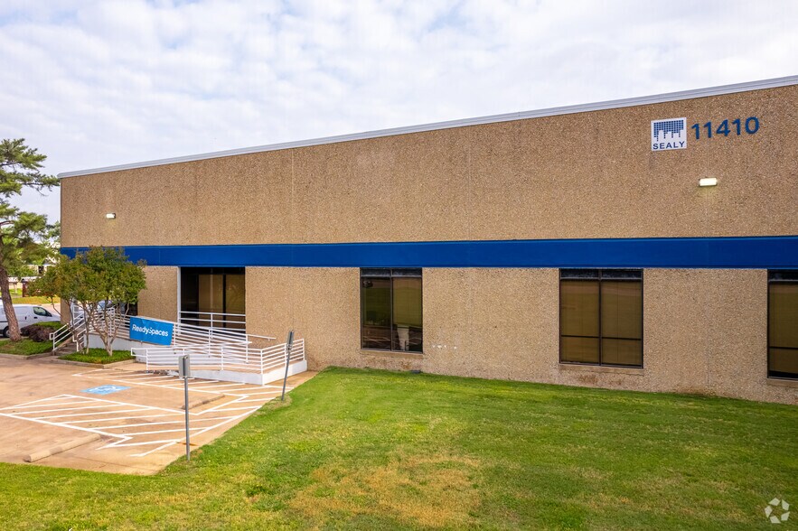 11410-11420 Mathis Ave, Farmers Branch, TX à louer - Photo de l’immeuble – Image 3 sur 12