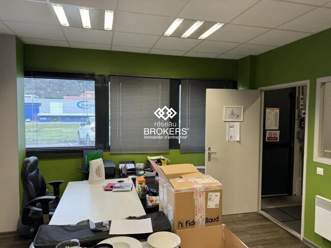 Plus de détails pour Bureau, Local d'activités à louer