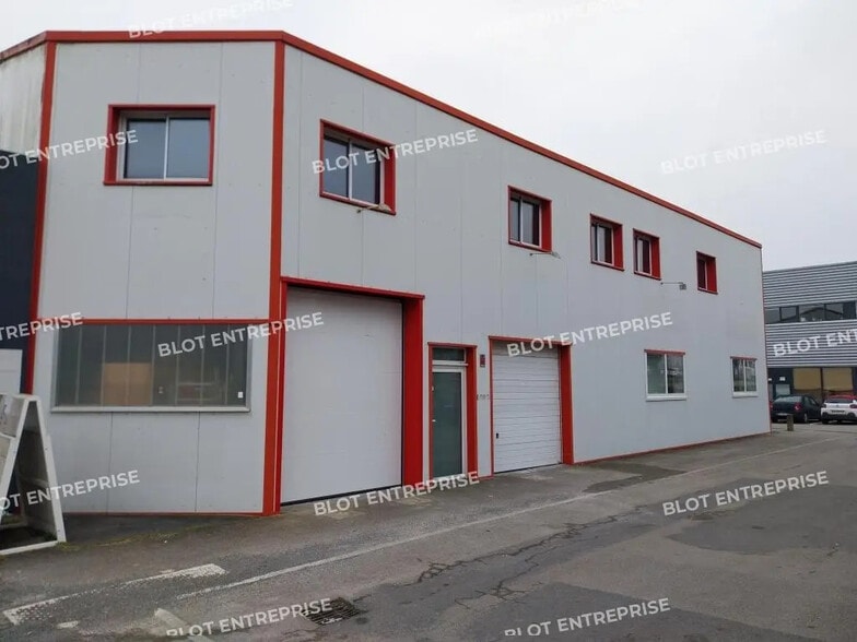 Bureau dans Theix-Noyalo à vendre - Photo de l’immeuble – Image 2 sur 5