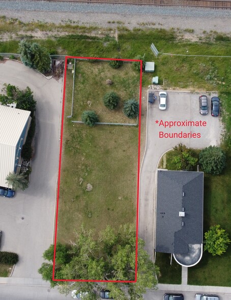 313 1 St E, Cochrane, AB à vendre - Aérien – Image 2 sur 7
