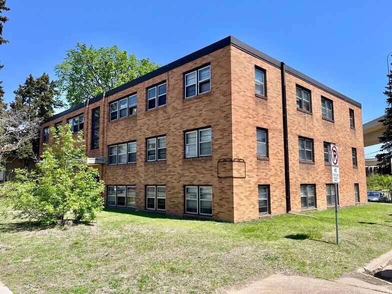 6141 Nicollet Ave S, Minneapolis, MN à vendre - Photo de l’immeuble – Image 2 sur 17