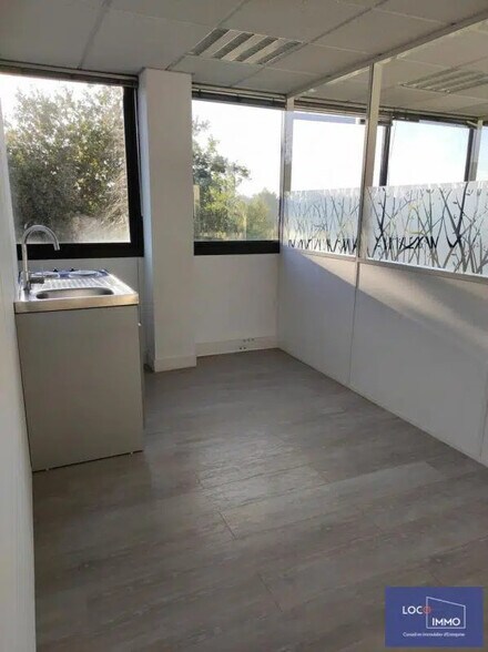 Bureau dans Mérignac à louer - Photo de l’immeuble – Image 2 sur 5