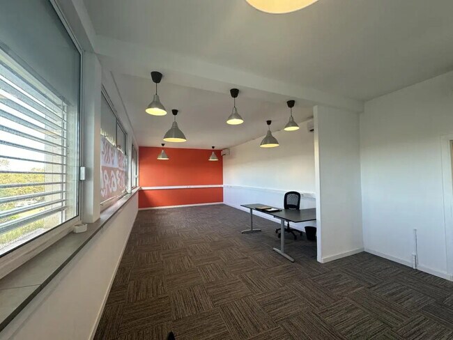 Plus de détails pour Bureau à louer