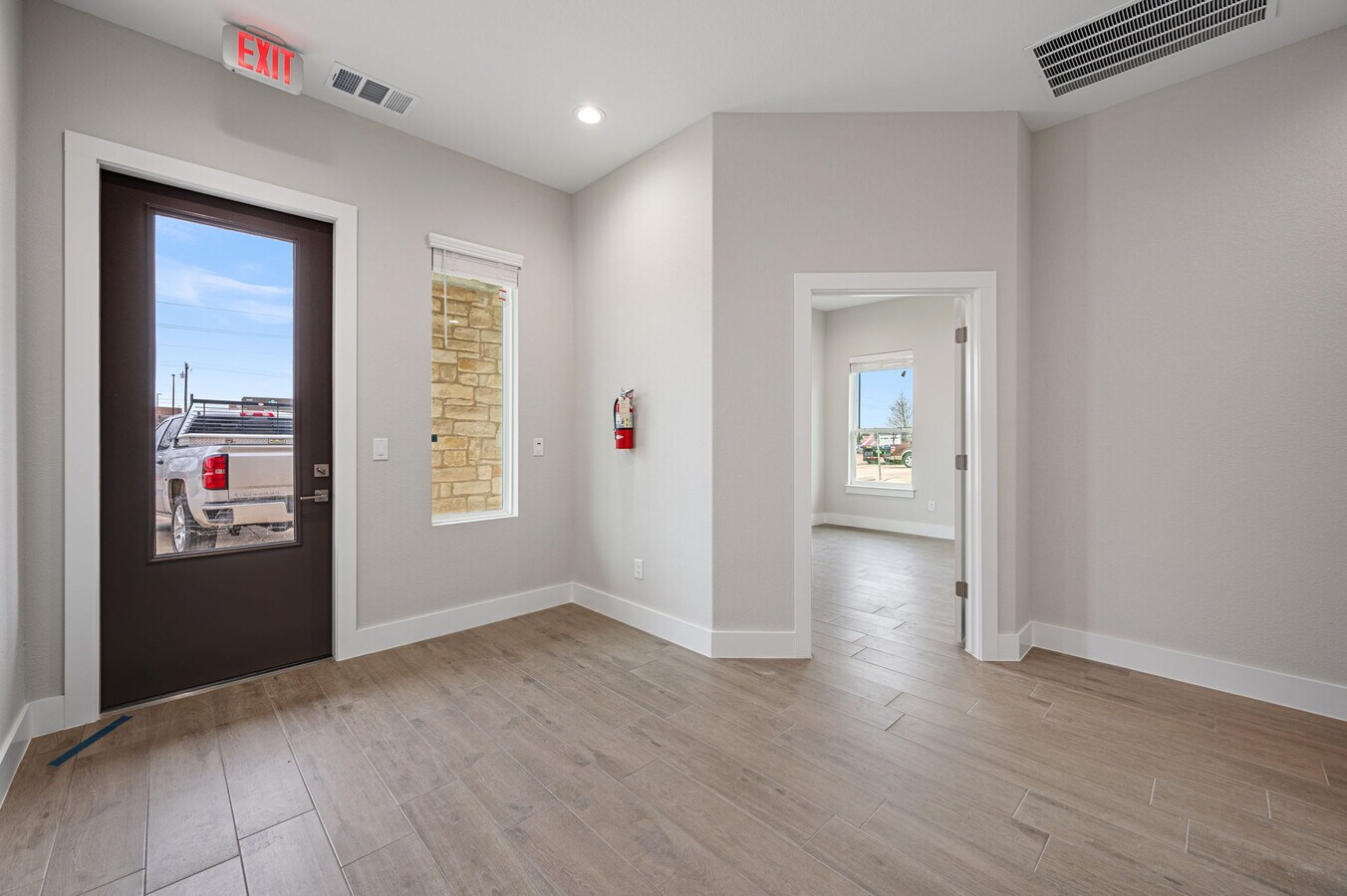 2951 FM 1460, Georgetown, TX 78626 - Lot 801 -  - Photo intérieure - Image 1 of 13