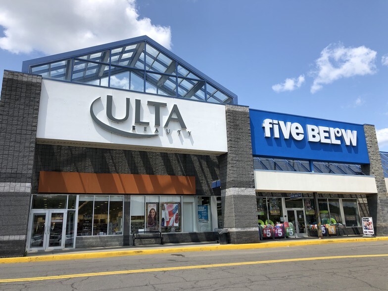 2405-2441 Vestal Pky E, Vestal Township, NY à louer - Photo de l’immeuble – Image 2 sur 22