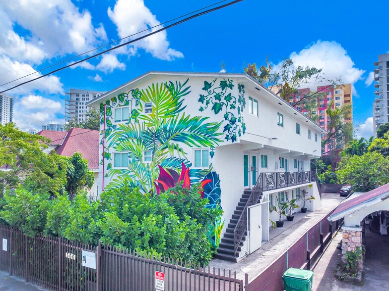 560 NW 1st St, Miami, FL à vendre - Photo de l’immeuble – Image 2 sur 10