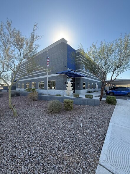 2310 W Parkside Ln, Phoenix, AZ à vendre - Photo de l’immeuble – Image 1 sur 20