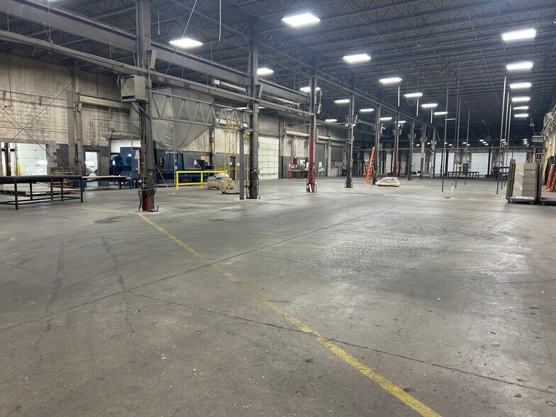 1100 D I Dr, Elkhart, IN à vendre - Photo de l’immeuble – Image 3 sur 15