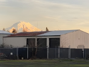 10002-10004 162nd Street Ct E, Puyallup, WA à louer Photo intérieure– Image 2 sur 3